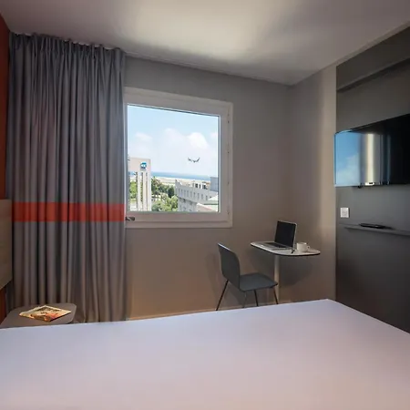 Отель Ibis Budget Aeroport 2*