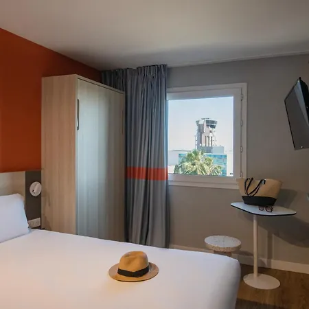 Отель Ibis Budget Aeroport Ницца