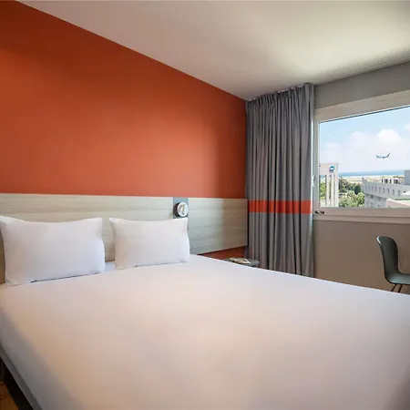 Ibis Budget Aeroport 2* Nice
