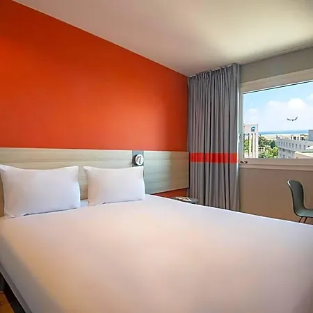 Ibis Budget Aeroport 2* ניס