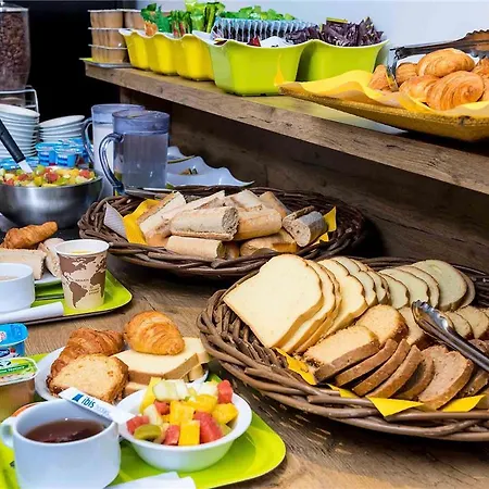 Ibis Budget Aeroport Hotel 2*